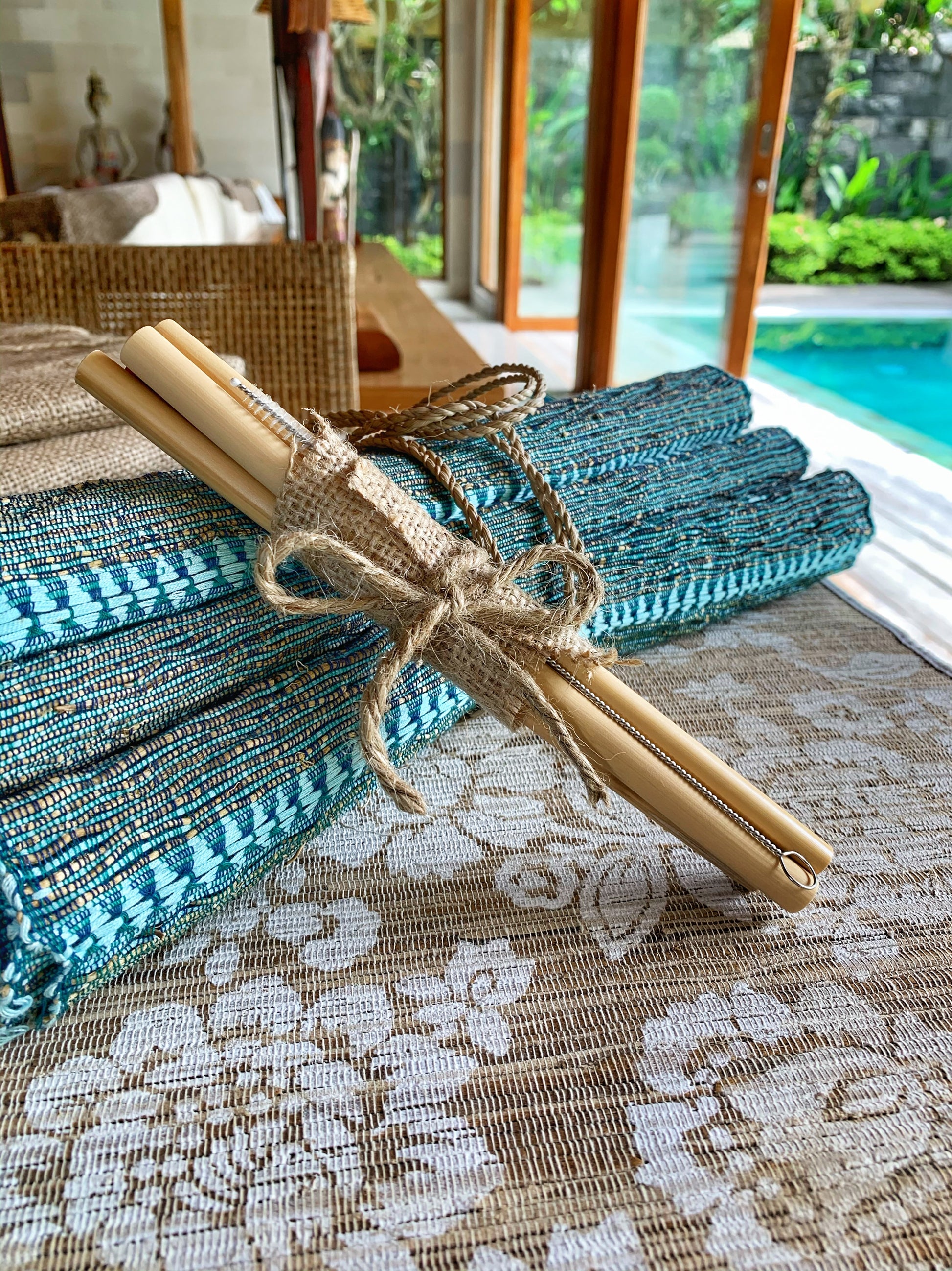 Eco-friendly bamboo straws 4pcs + brush